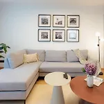 Skypark Luxe With Balcony Apartmán *