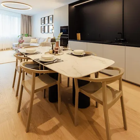 Апартаменты Skypark Luxe With Balcony