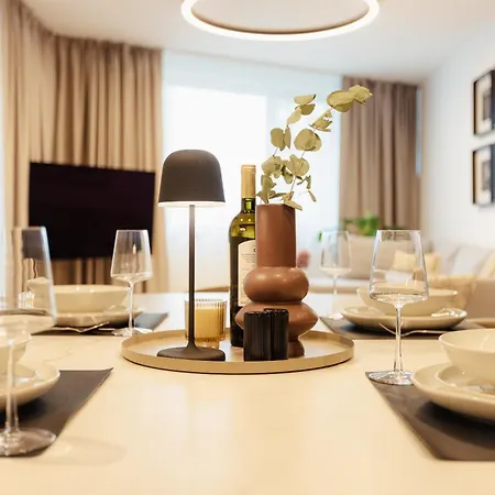 Skypark Luxe With Balcony Апартаменты *