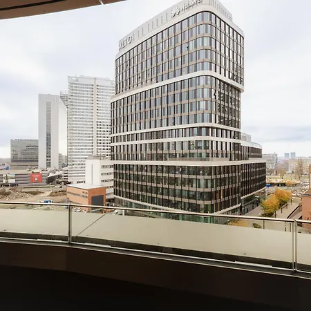 Skypark Luxe With Balcony شقة