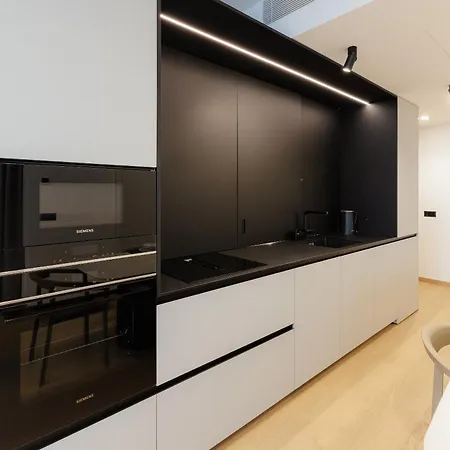 아파트 Skypark Luxe With Balcony 브라티슬라바