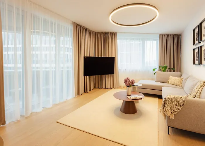 Skypark Luxe With Balcony Братислава