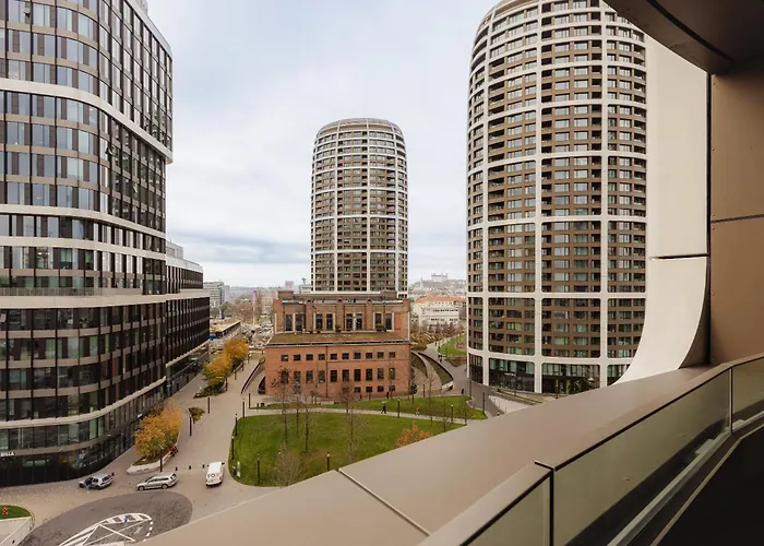 Skypark Luxe With Balcony Братислава