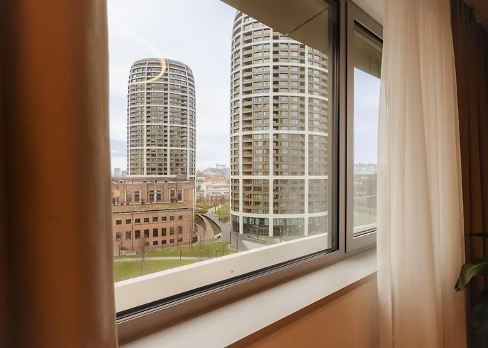 Skypark Luxe With Balcony Апартаменты *