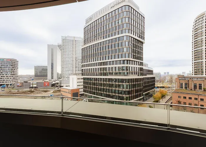 Skypark Luxe With Balcony Apartman