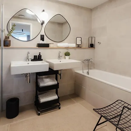 Skypark Luxe With Balcony