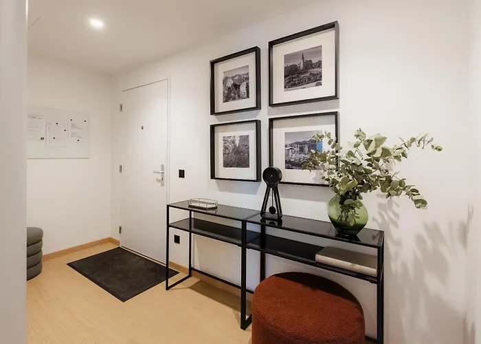 Skypark Luxe With Balcony * Pressburg