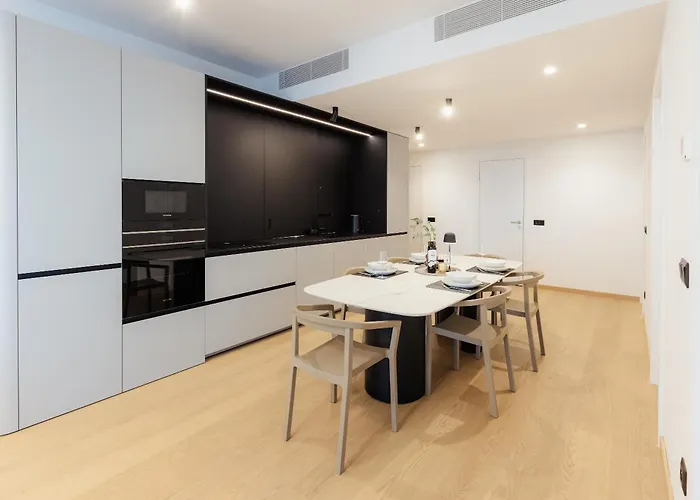 Skypark Luxe With Balcony Pressburg